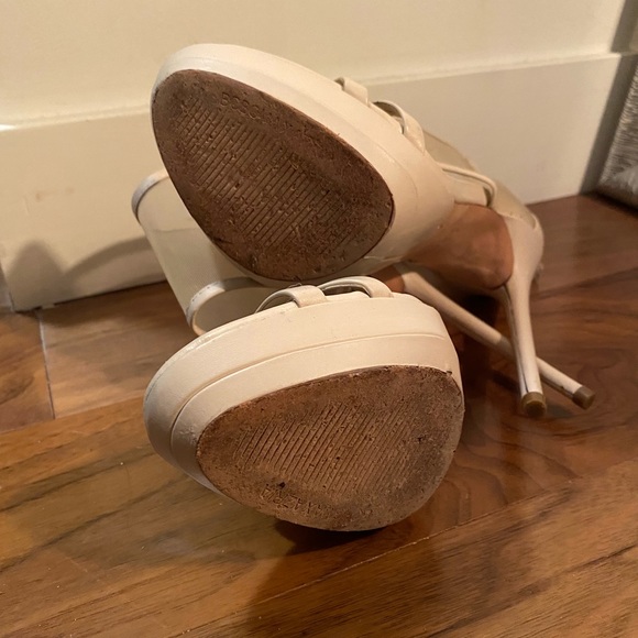 BCBG Max Azria | Size 8 Nude Heels - Picture 4 of 4